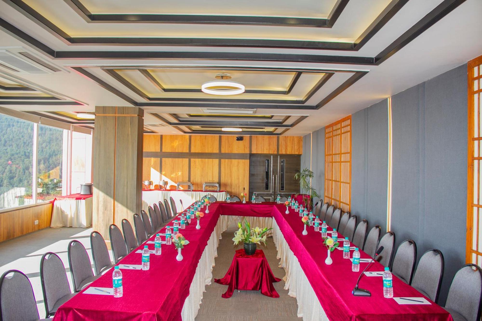 Hotel Amritara Surya, Mcleodganj, Dharamshala Extérieur photo